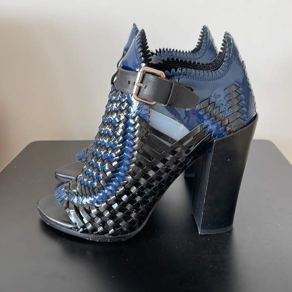 Proenza Schouler Black and Blue Woven Patent Leather Bootie Size 39 - Picture 3 of 9